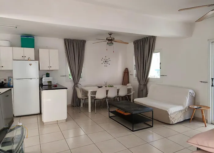 Efterpis12 St. House *