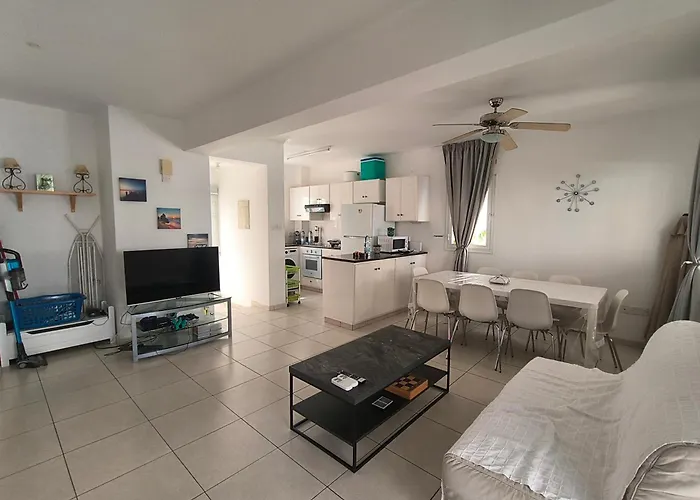 Efterpis12 St. House Prázdninový dům